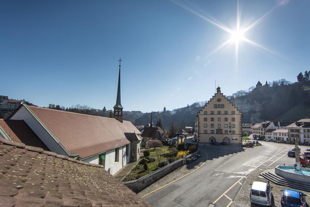 Hotel Restaurant Au Sauvage Fribourg Quarto foto
