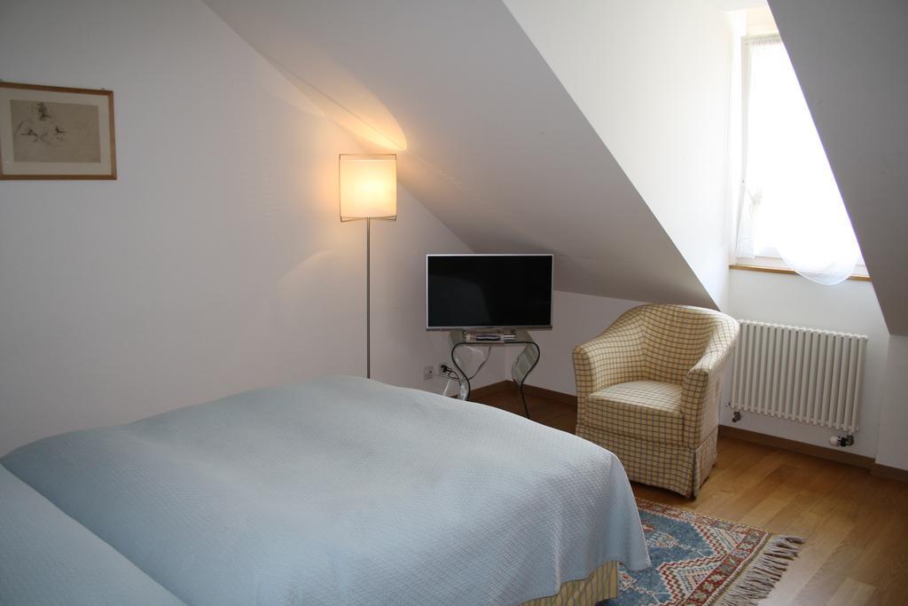 Hotel Restaurant Au Sauvage Fribourg Quarto foto